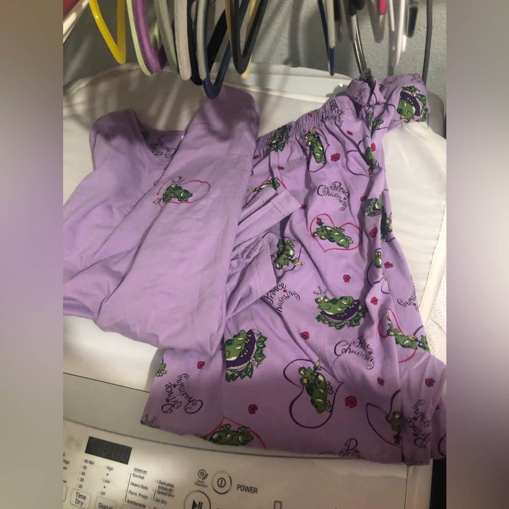 ❤️Xhilaration Lavender Pajama Set with Frog Print- 158A $25 or $20 w/offer